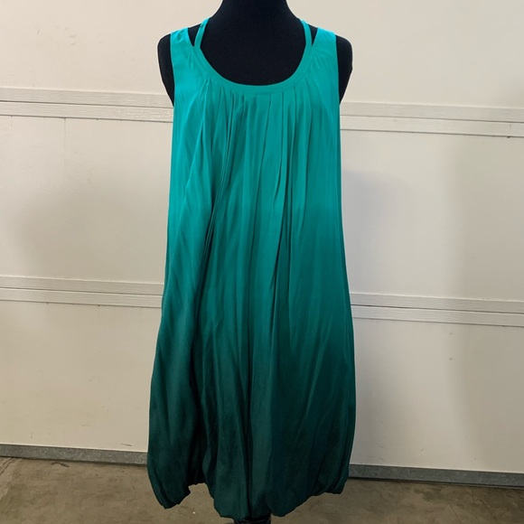 Express dress - Picture 1 of 8